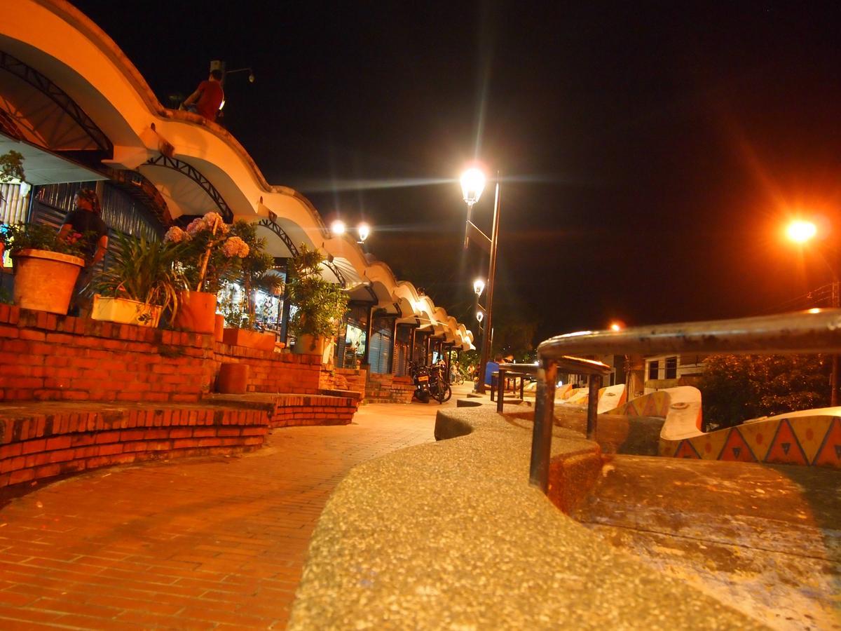 Hostal Casa Amarilla Cali Exterior photo