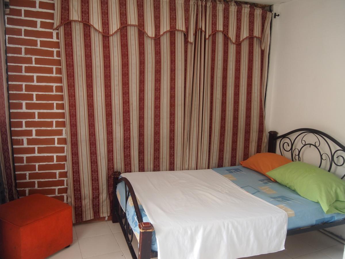 Hostal Casa Amarilla Cali Exterior photo